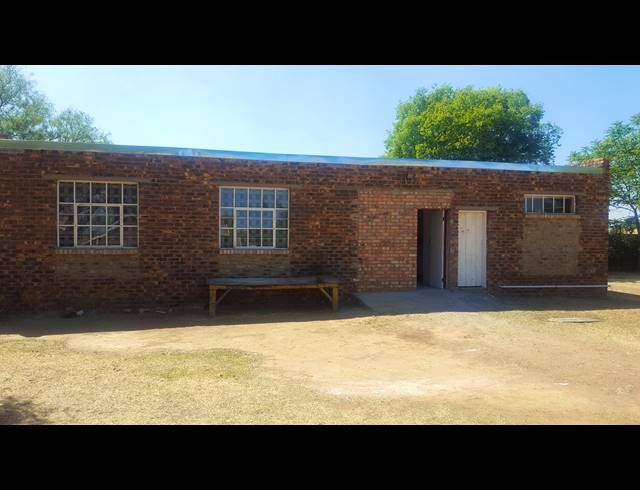 10 BEDROOM GUEST HOUSE FOR SALE IN MOOILANDE